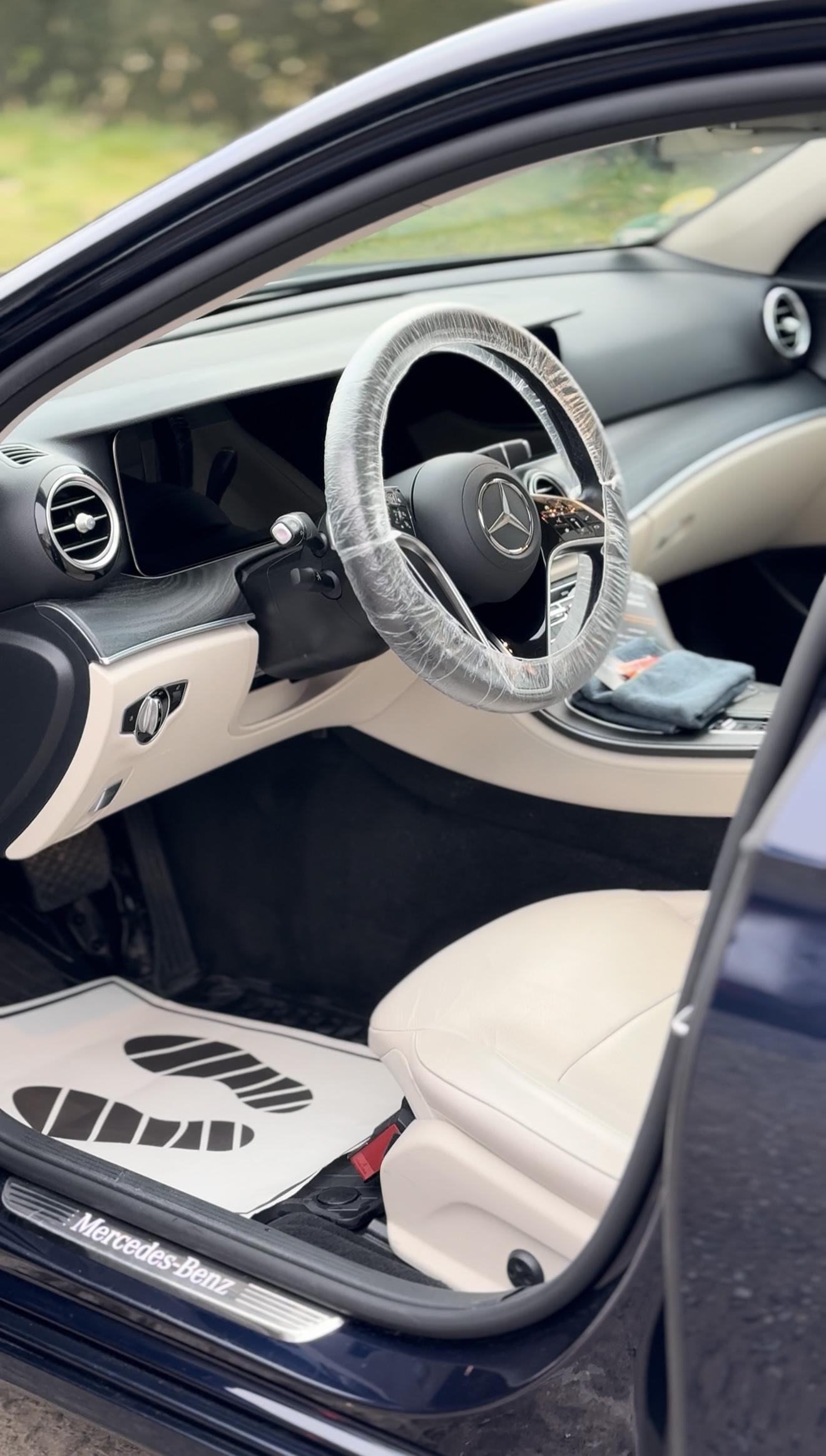Mercedes interieur detailed